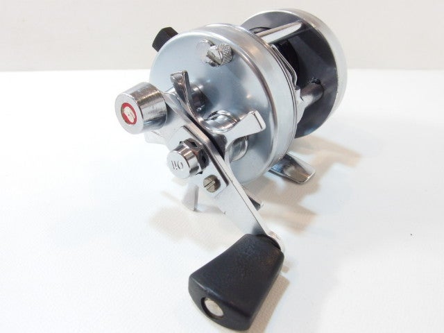 ABU 2500C シルバー 年代によるディティールの違い。 | ランブル