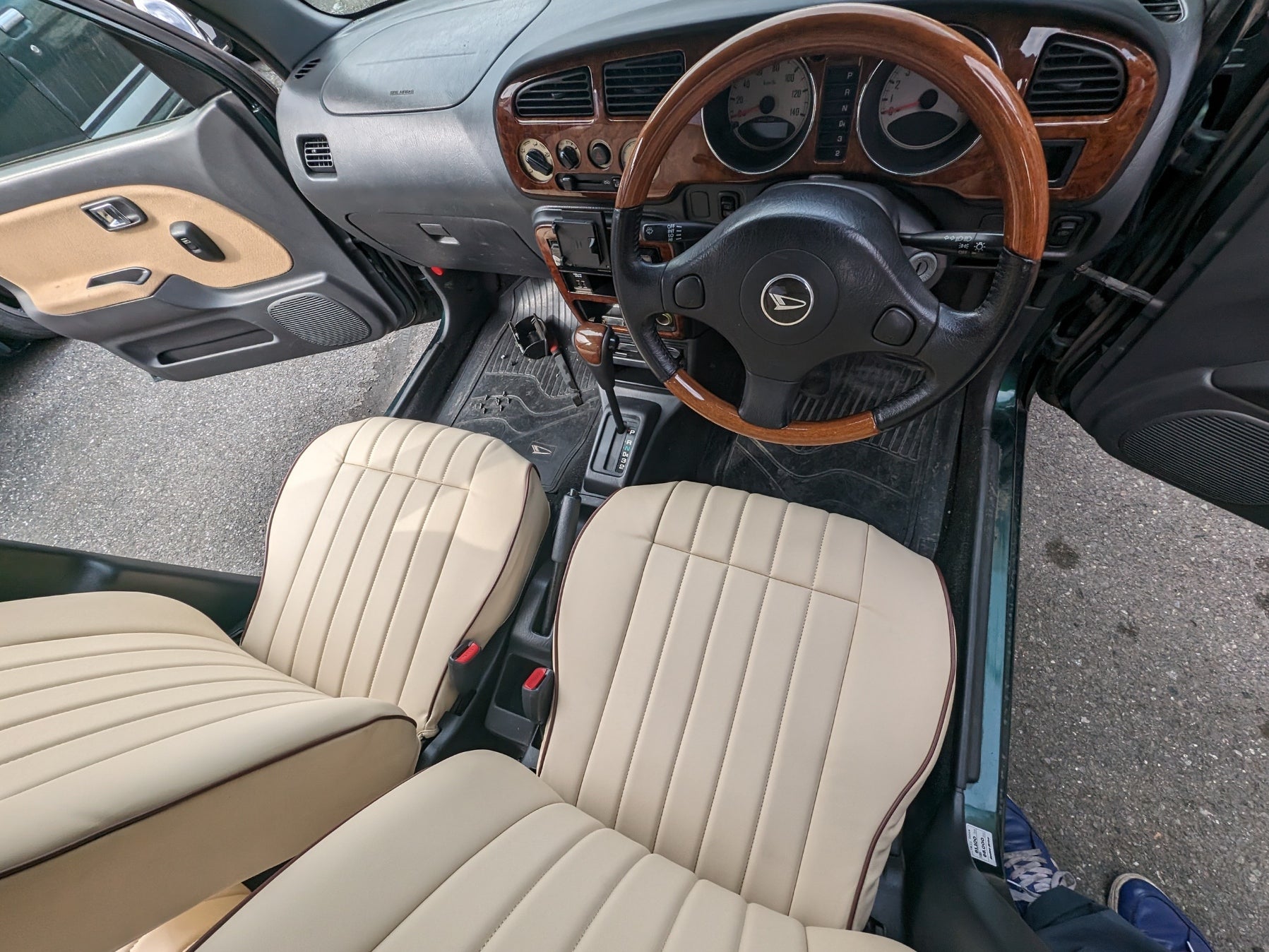 みどりさん ミラジーノ後期型 ベージュ系内装 納車整備 未然修理