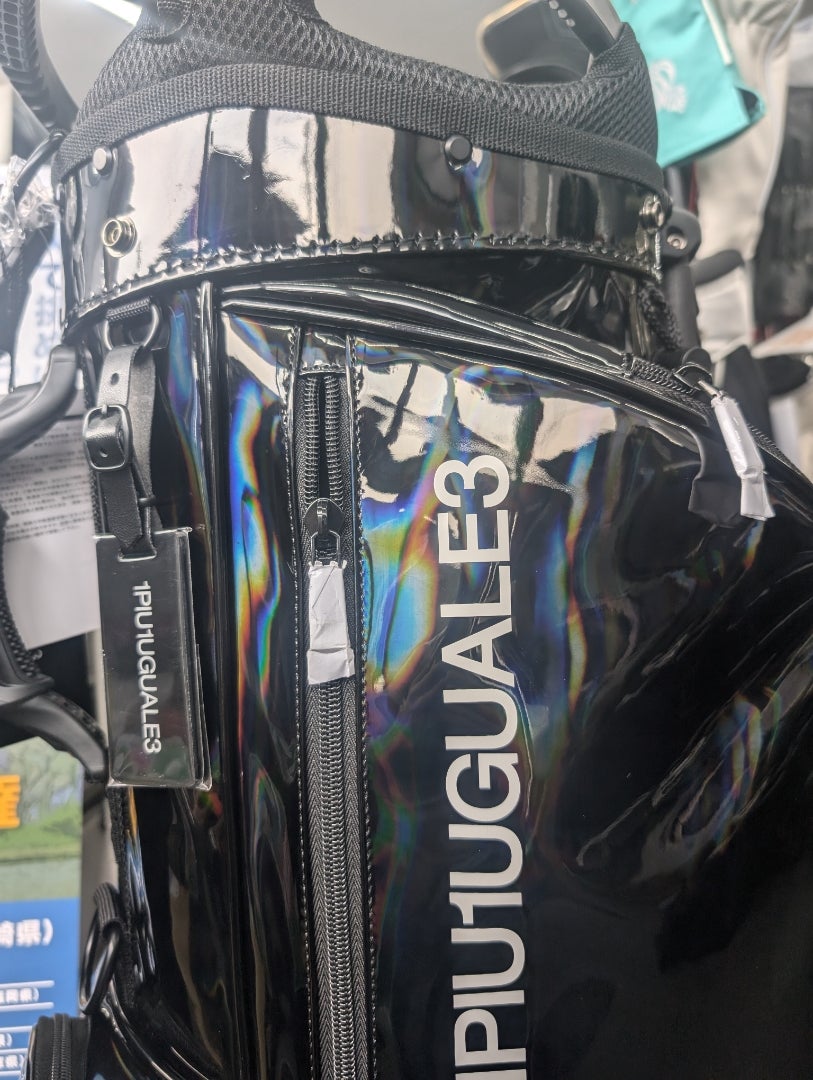 ウノピュこと、1PIU1UGUALE3の最新キャディバッグが入荷！そして