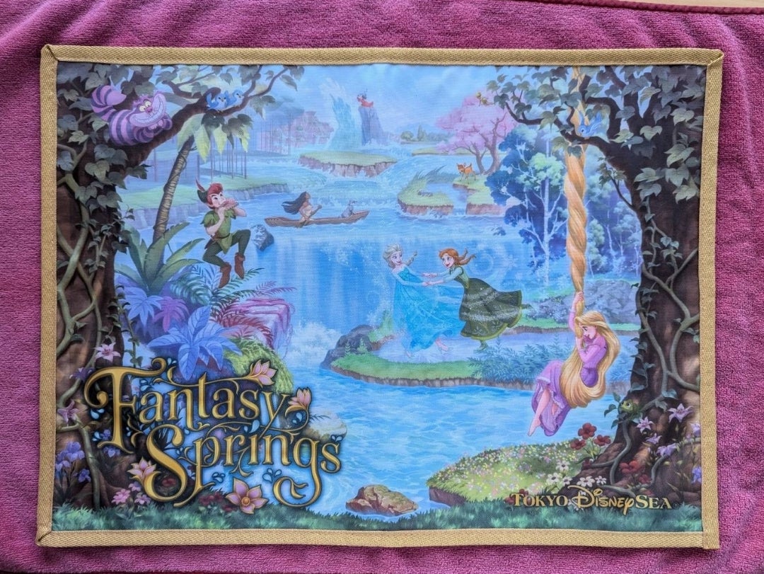 使うにも飾るにも良いファンタジースプリングススーベニアランチョン