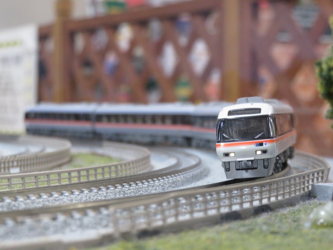 鉄道模型】8月5日にハチゴを求めて3000歩！KATOのキハ85ワイドビュー