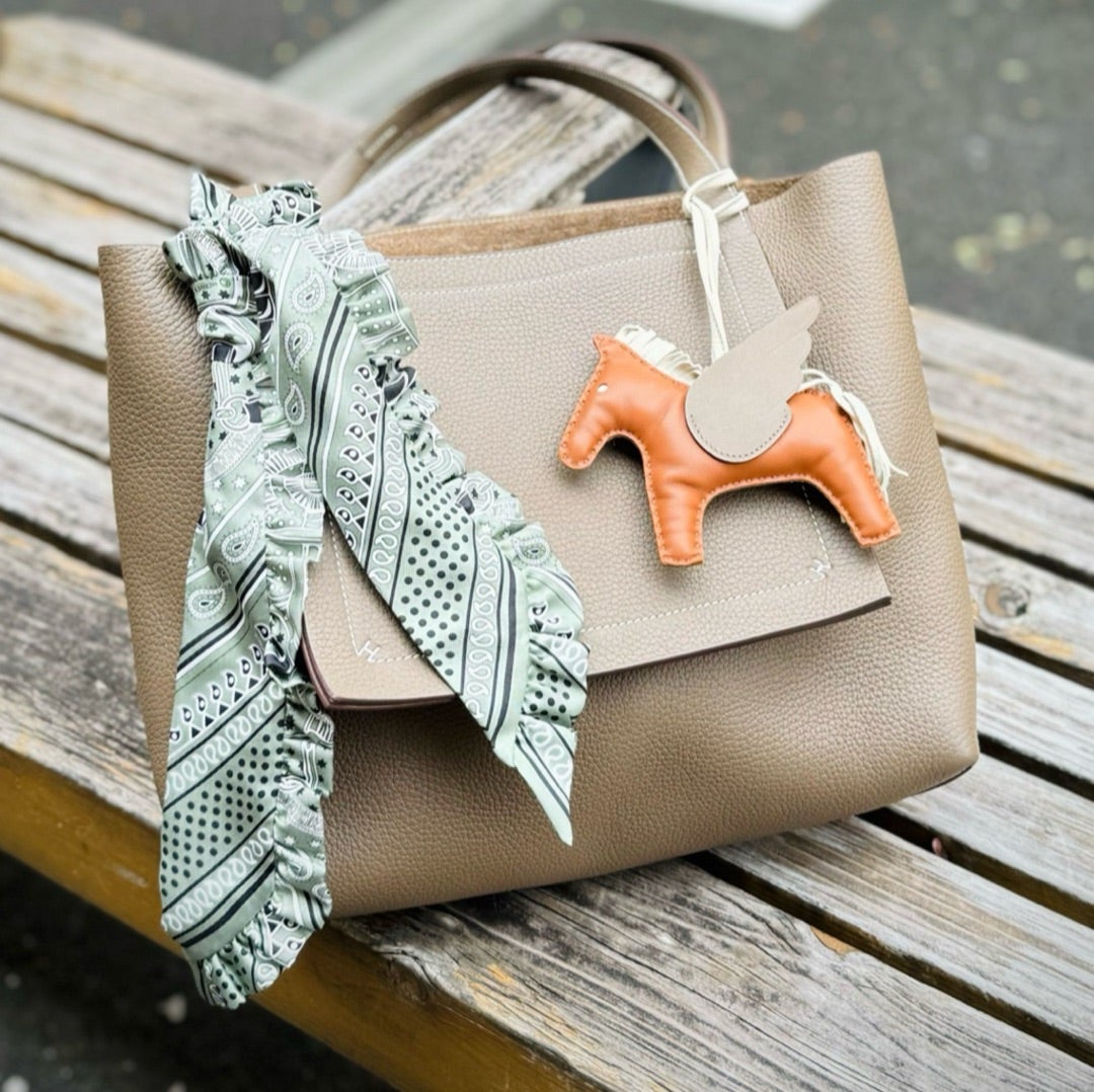 エルメス フリフリエプロンドールのツイリー、買ってよかった