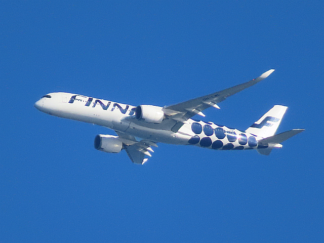 東京湾上空の飛行機 36（特別塗装機 フィンエアー x マリメッコ