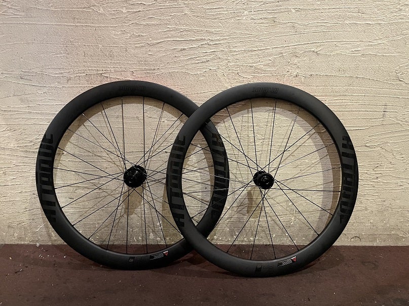 GUSTO(グスト)付属のNEW ATTAQUEカーボンホイール重量公開の巻