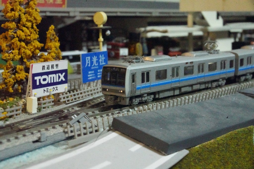 日付ネタ】207系「現行・旧塗装」 | 日常と、鉄道模型の部屋・待避所