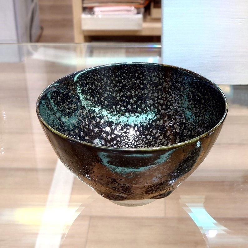 清水卯一「油滴天目釉 茶碗」をご紹介いたします | 大阪の掛軸・工芸品