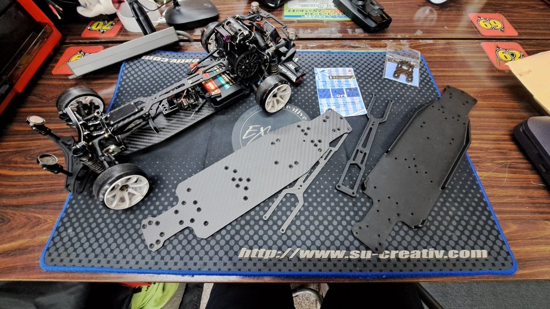 AXON TC10/3 用 カーボンシャーシ RC 蕨山Carbon 【公式通販】