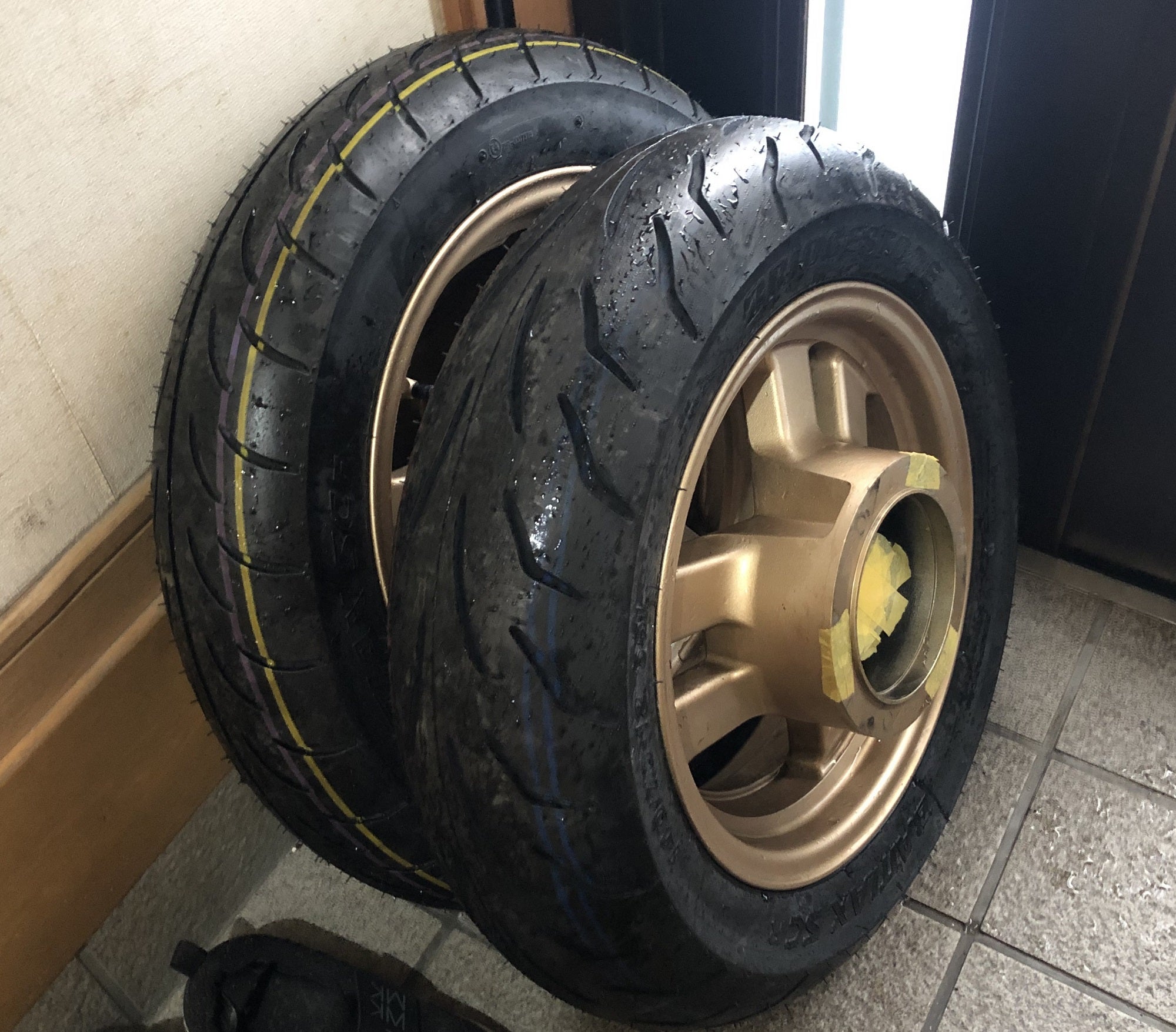 マジェスティ4D9 タイヤ交換2024 BATTLAX_SC（Bias) | でかスクVer.3.1