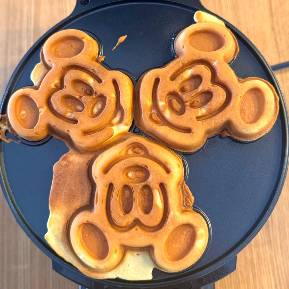 ディズニーUSミッキーワッフルメーカーでミッキー型ワッフルを使って