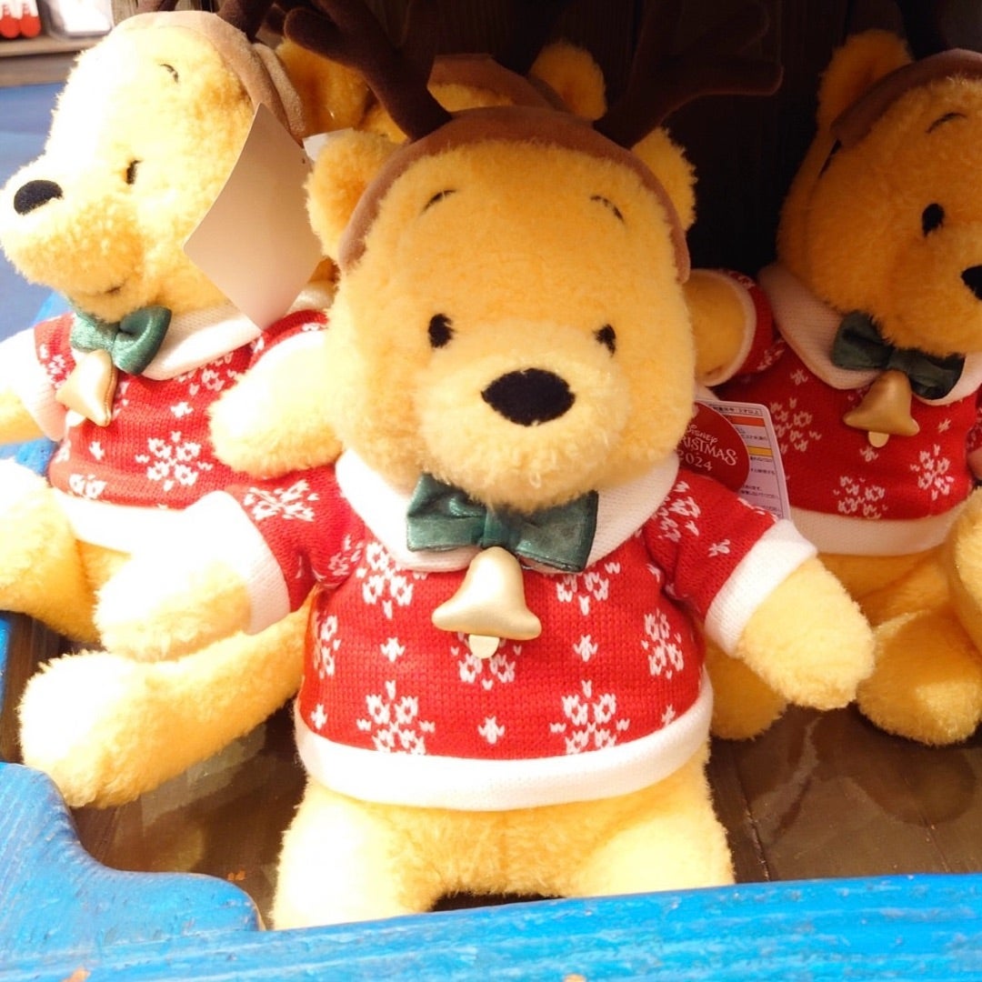 ディズニークリスマス2025 プーさんのぬいぐるみ＆ぬいぐるみバッジ新