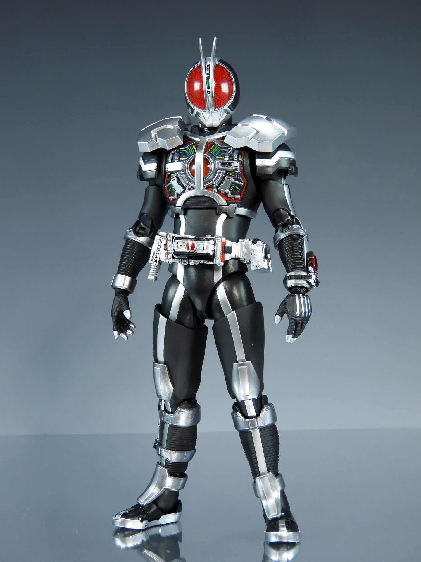 S.H.Figuarts(真骨彫製法) 仮面ライダーファイズ アクセルフォーム