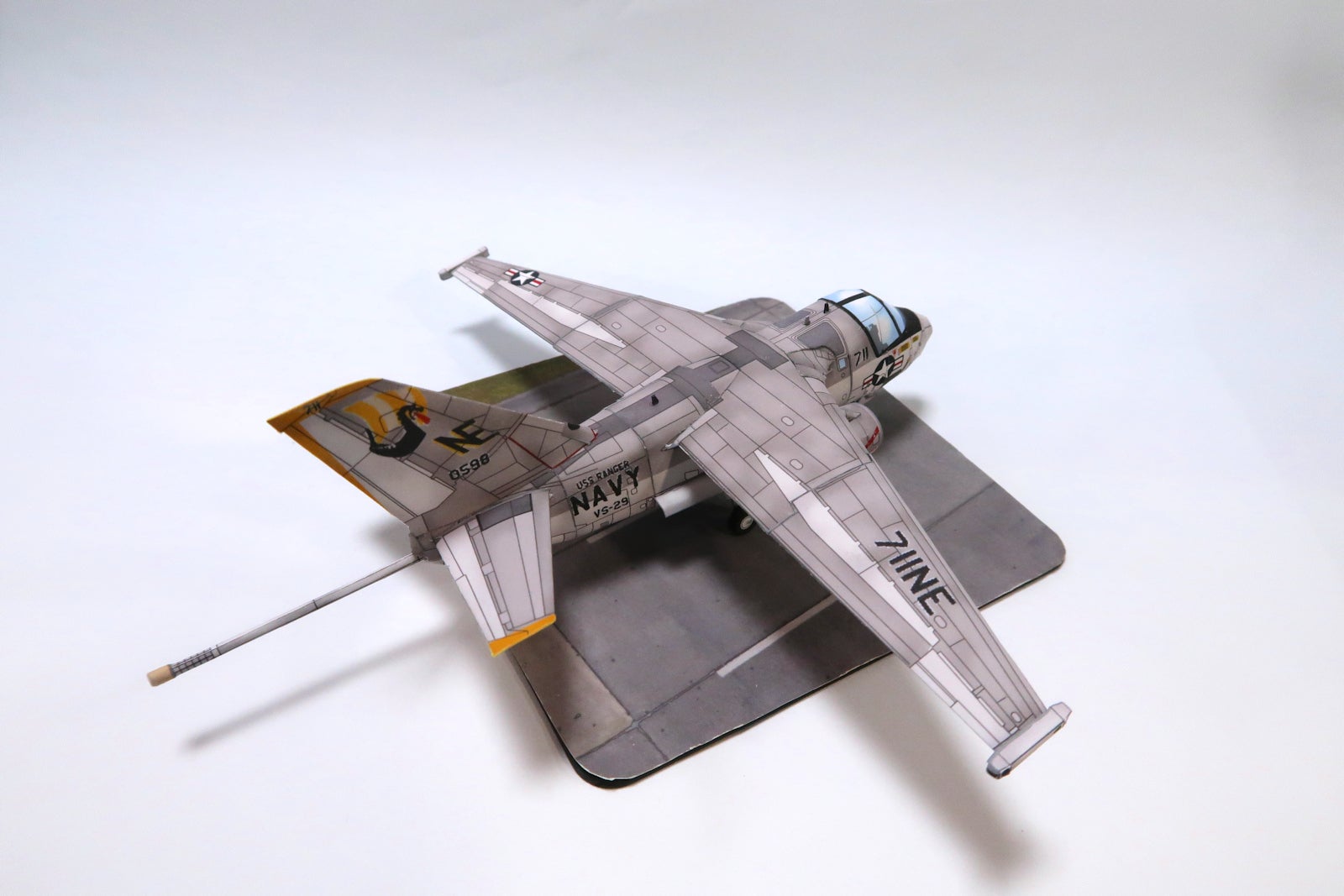 ロッキード S-3 ヴァイキング 艦上対潜哨戒機(1:144)ペーパークラフト