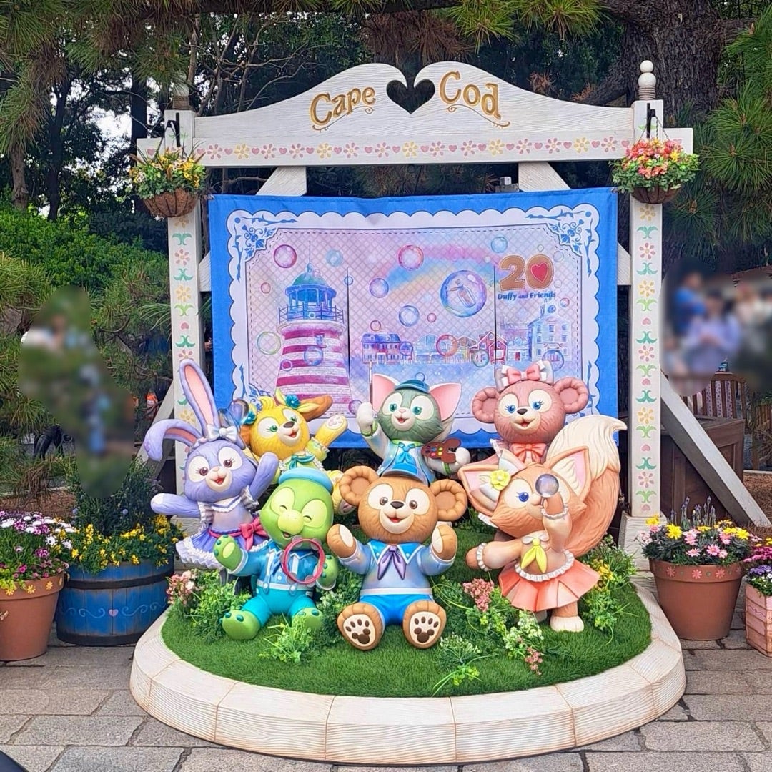 ケープコッドのダッフィー20周年デコレーション | ディズニー