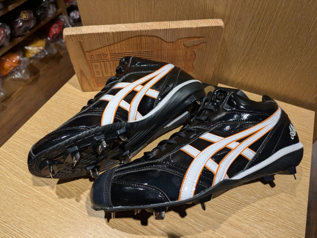 アシックス】読売ジャイアンツファンからご注文頂いたオーダースパイク
