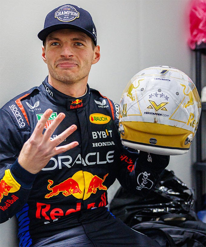 1/2 ヘルメット 2023 M.フェルスタッペン Wチャンピオン3連覇仕様 1/2