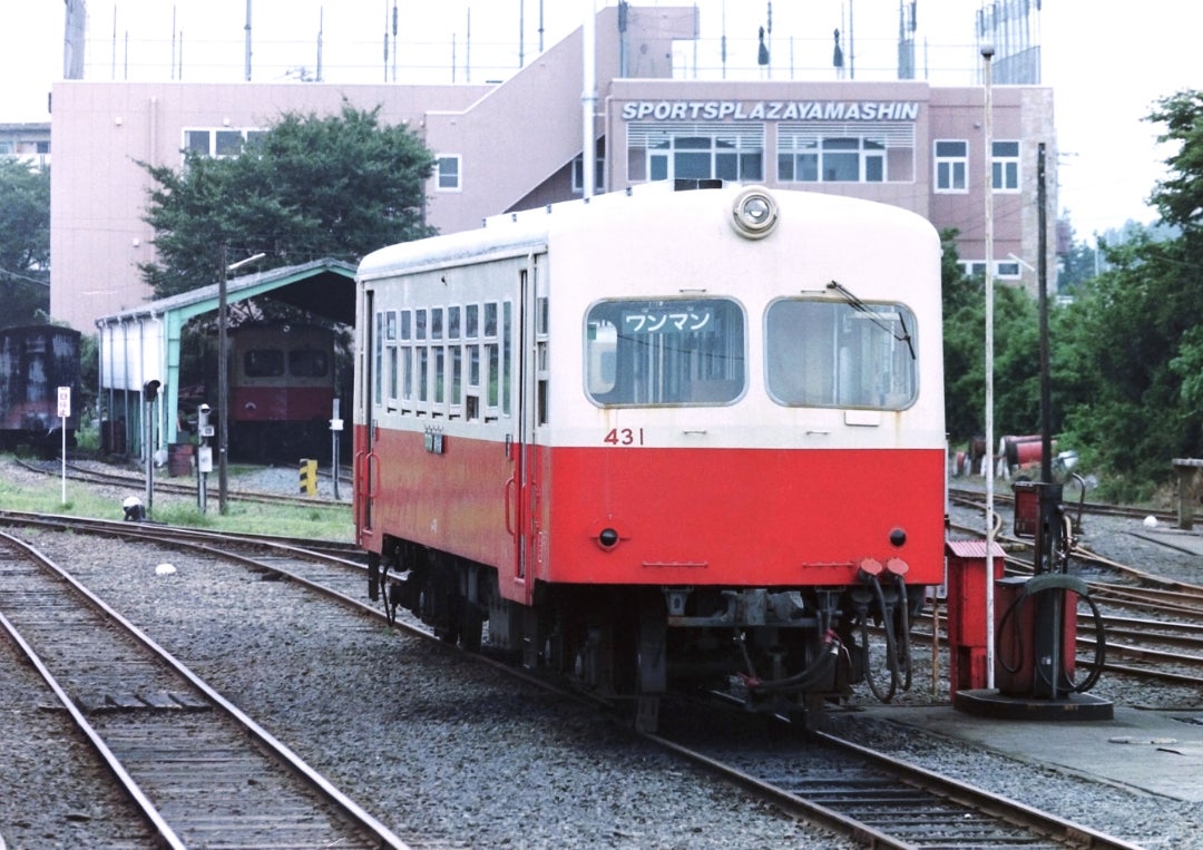 鹿島鉄道石岡駅構内のDD13 367号機とDD902号機 | 新だいらステーション