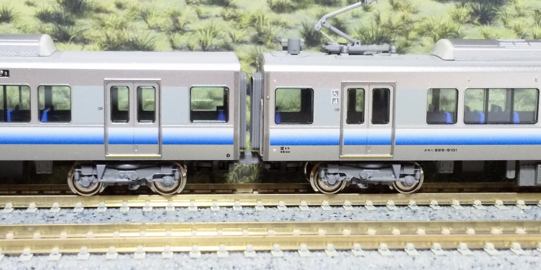 KATO 225系5100番台「関空・紀州路快速」 入線‼️ その➁ (品番10-945