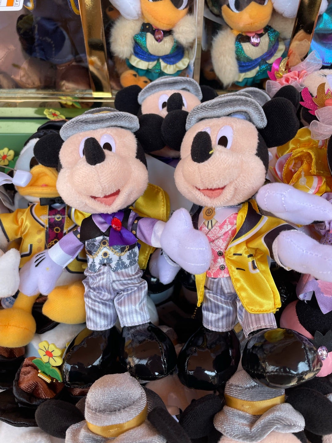 早くもデイジーだけお品切れ、バラエティーマスターのぬいぐるみバッジ