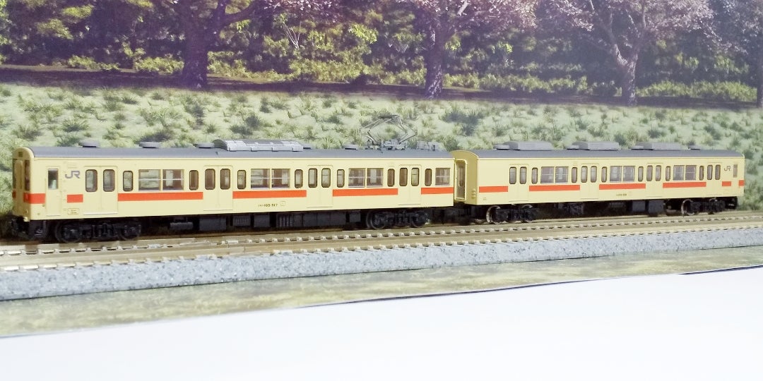 TOMYTEC JR105系 桜井線・和歌山線(W10編成・和歌山色) 入線‼️ その①