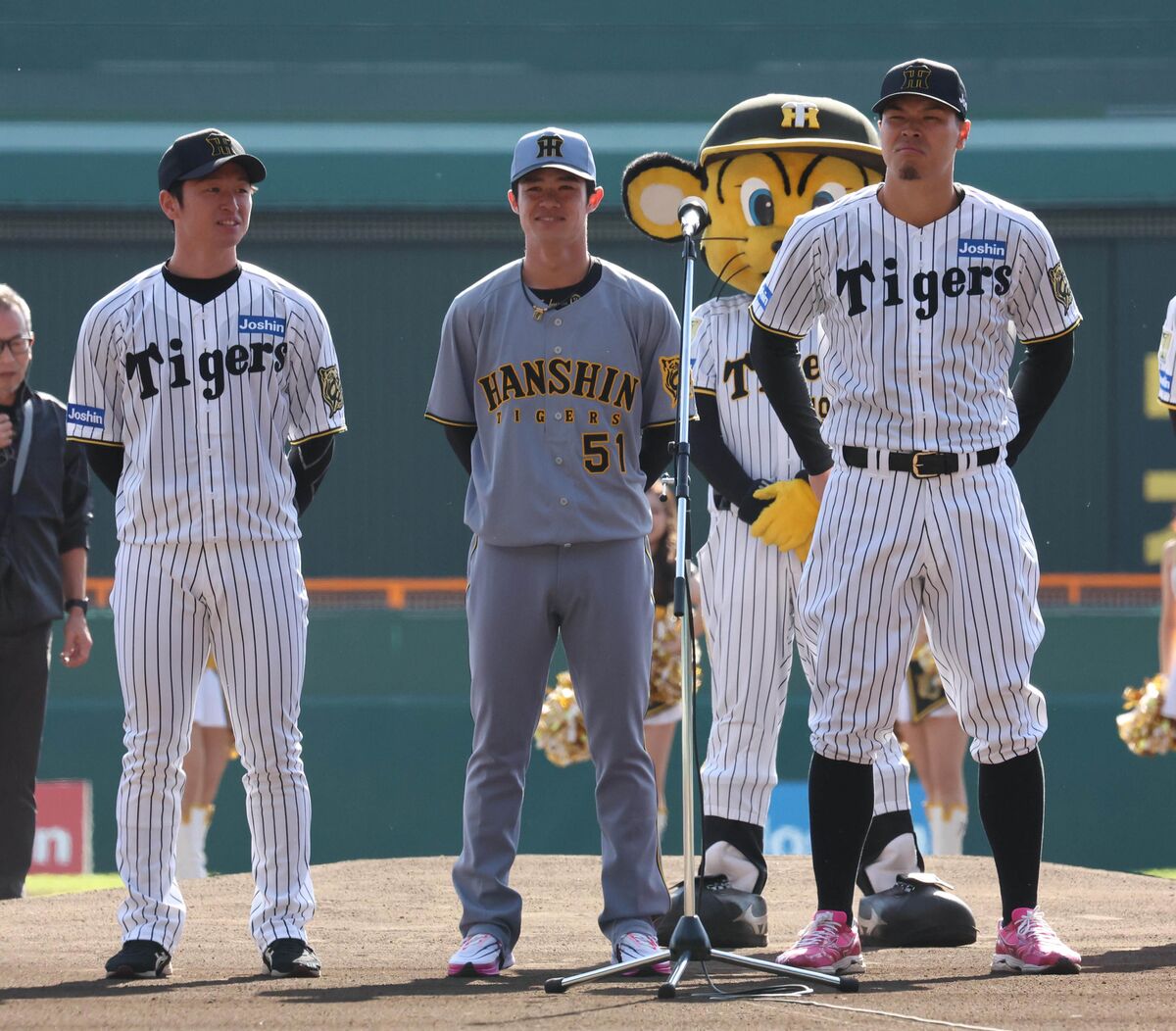 阪神タイガース 才木投手 90周年エンブレム付き ビジターユニフォーム