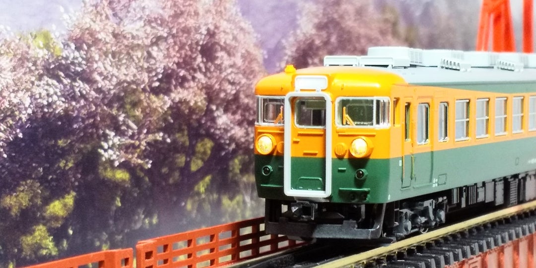 KATO 165系急行「アルプス」8両セット 入線‼️その➁ (品番 10-1389