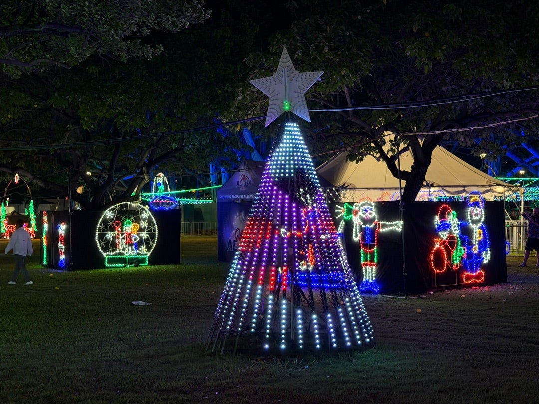 トーマススクエアのイルミネーション ホノルルシティーライツ | 新