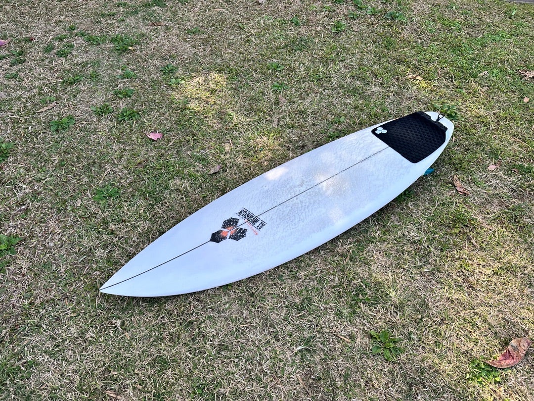 ショートボードに乗る | Life Is Funky