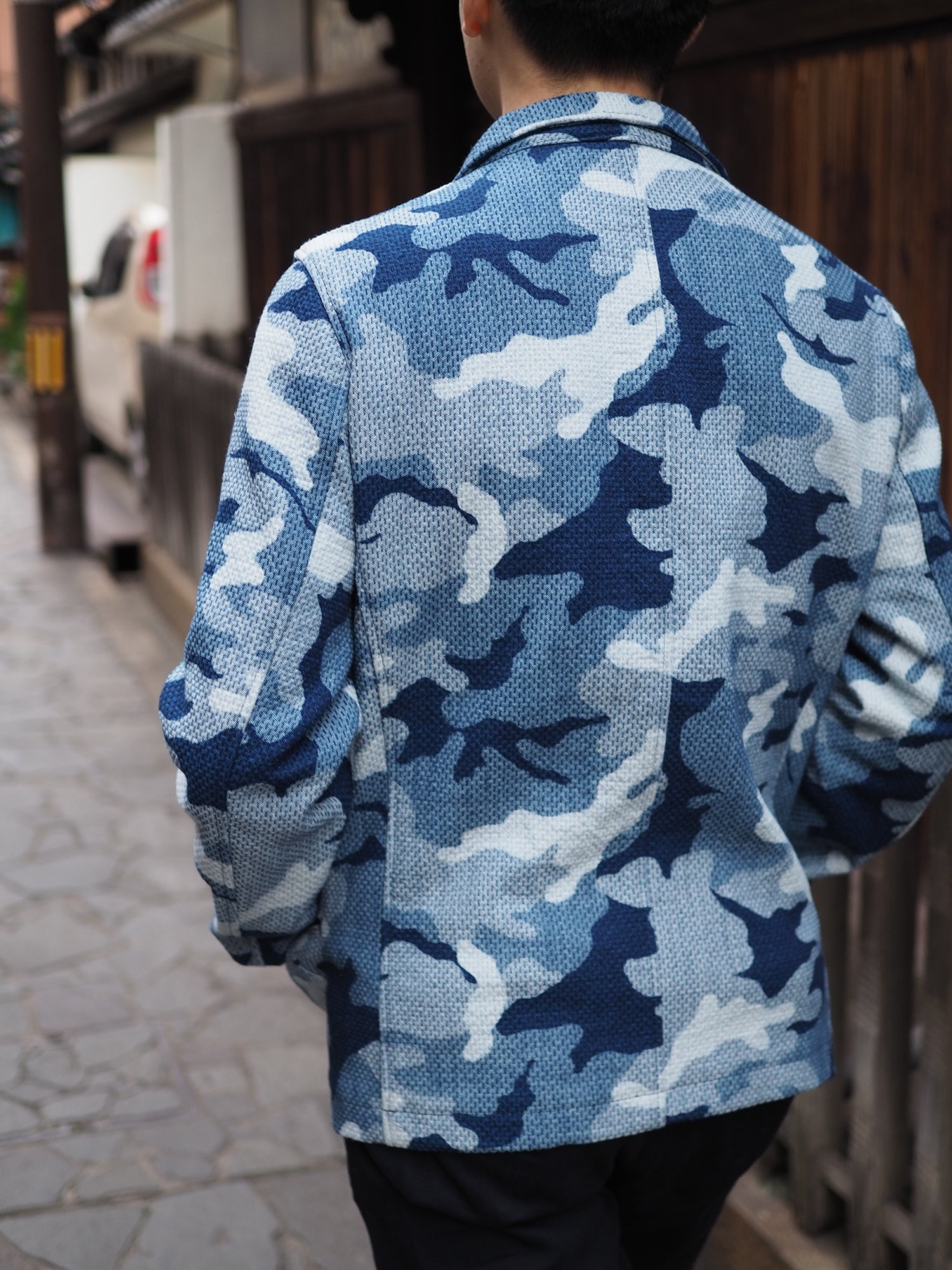 刺し子」×「藍染め」日本の伝統をまとった『藍染めジャケット