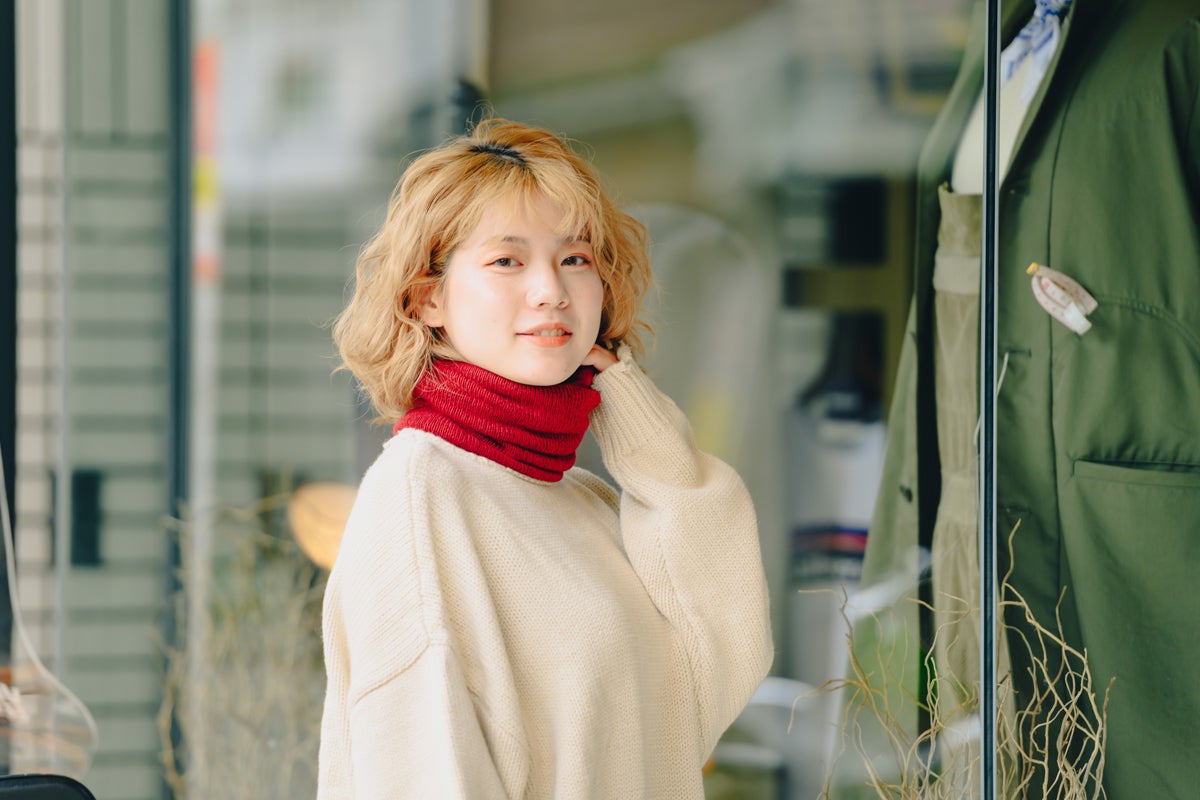 ピュアカシミア100％でできたネックウォーマー リバーシブルで使い方