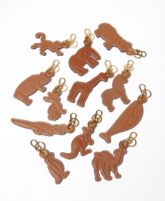 ロエベから「ノアの箱舟」モチーフのアニマルチャームが登場