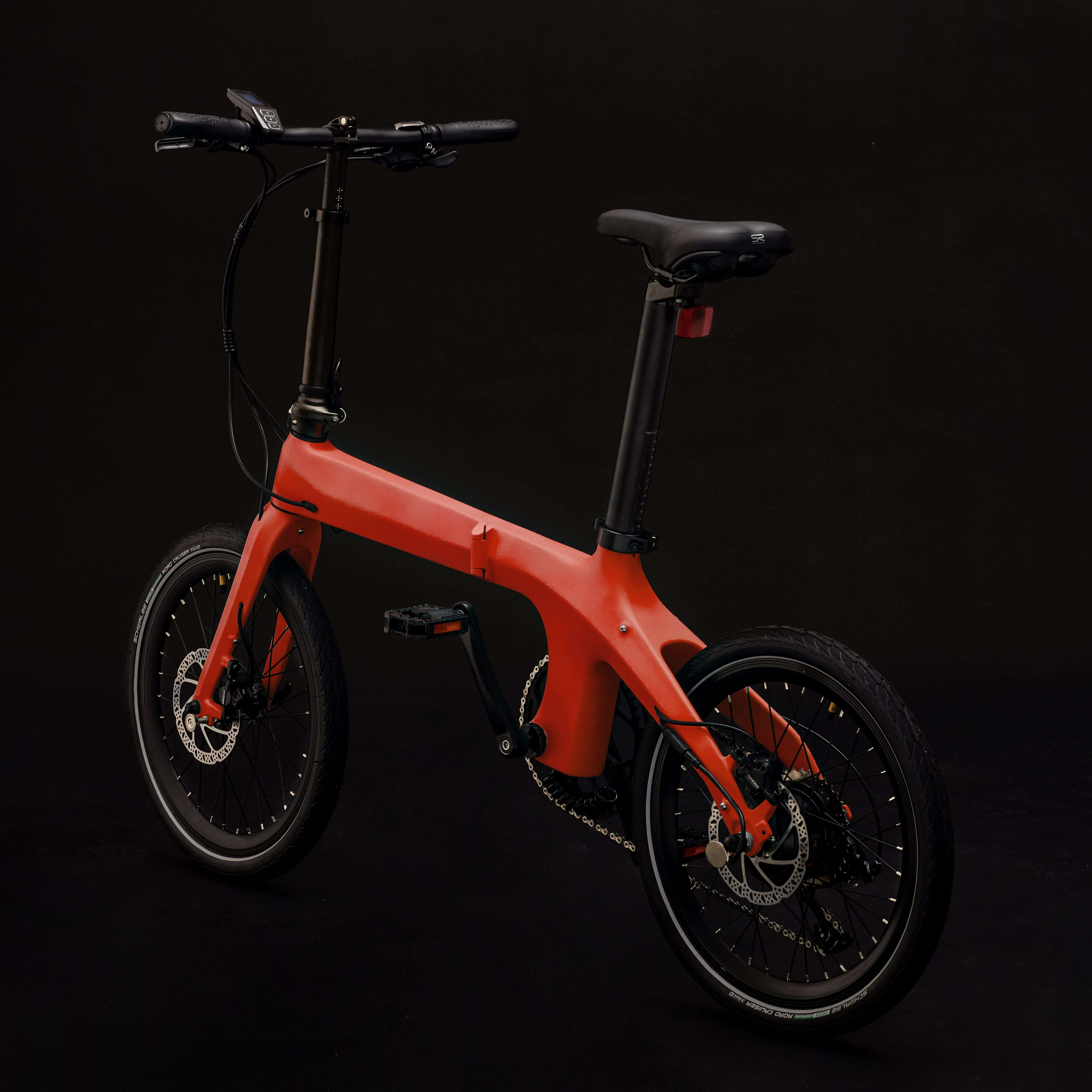 折りたたみができて12.8kg！7.0Ahバッテリー搭載の電動アシスト自転車