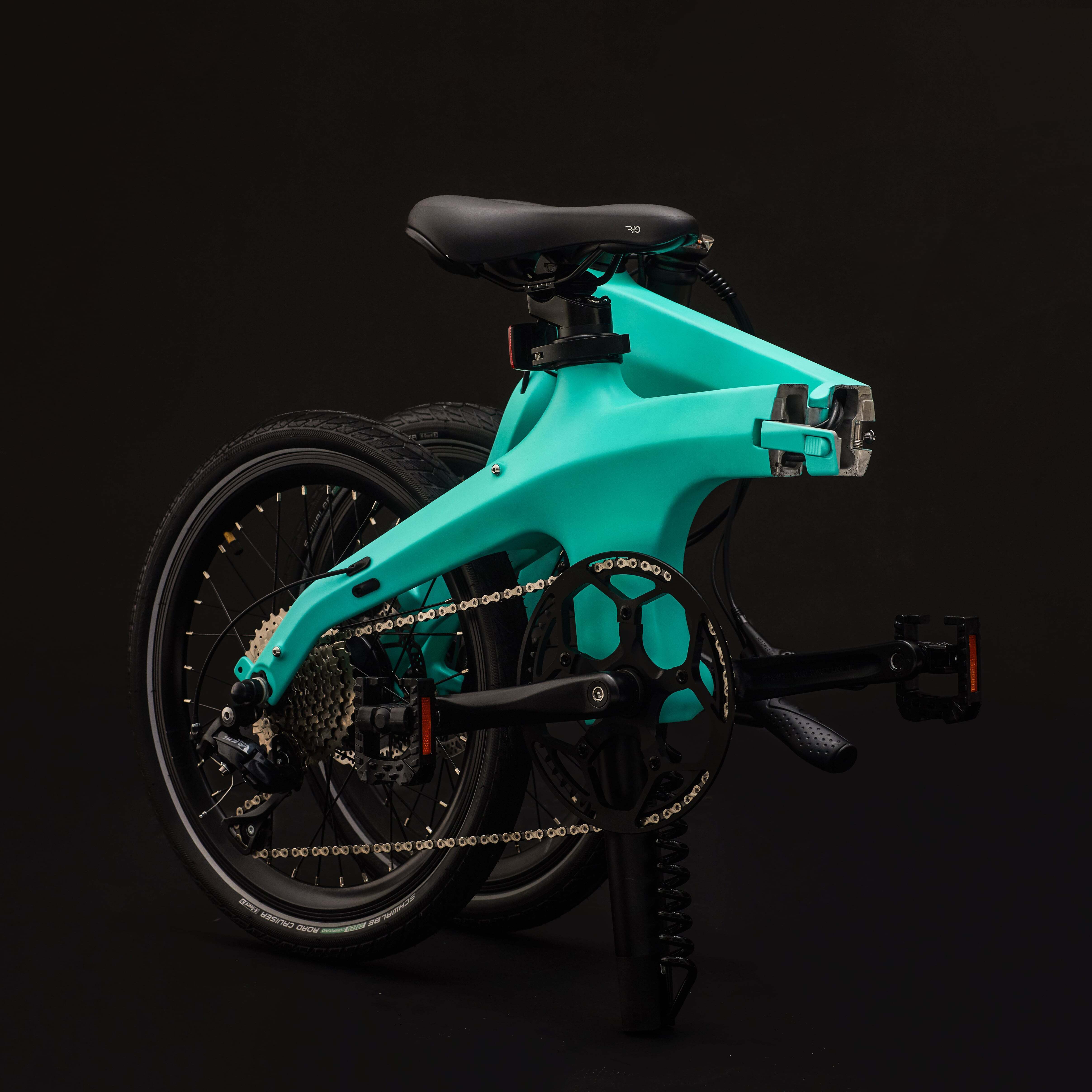 折りたたみができて12.8kg！7.0Ahバッテリー搭載の電動アシスト自転車