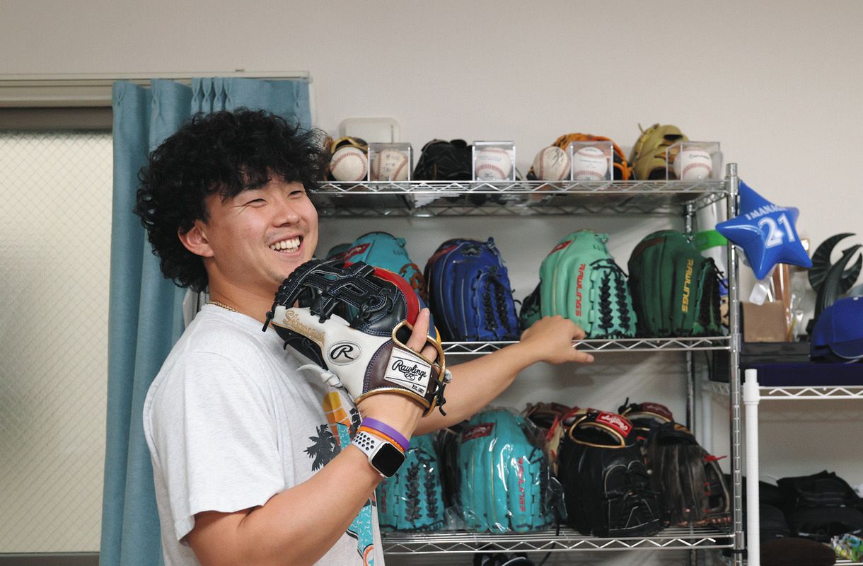 中日ドラゴンズ・小笠原慎之介です。今回は僕の『グラブ遍歴』を紹介し