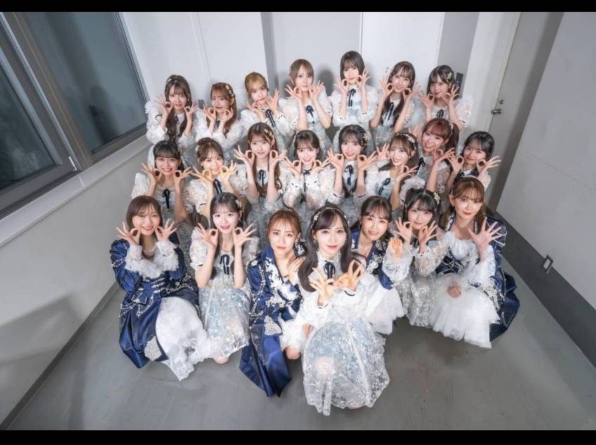 ◇前田敦子、「恋するフォーチュンクッキー」を歌う【写真複数】：中日