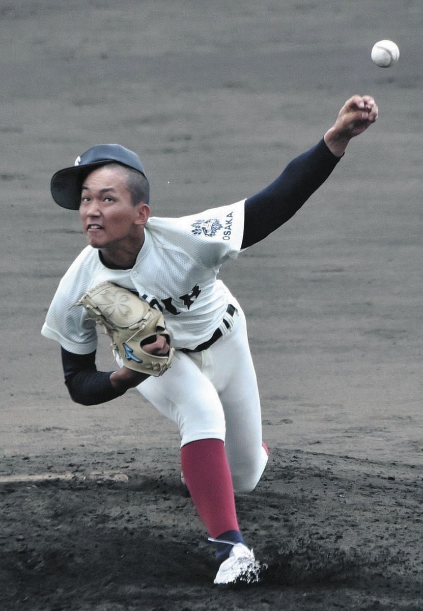 ◇大阪桐蔭の帽子、昨年まではよく飛んで…【写真】：中日スポーツ