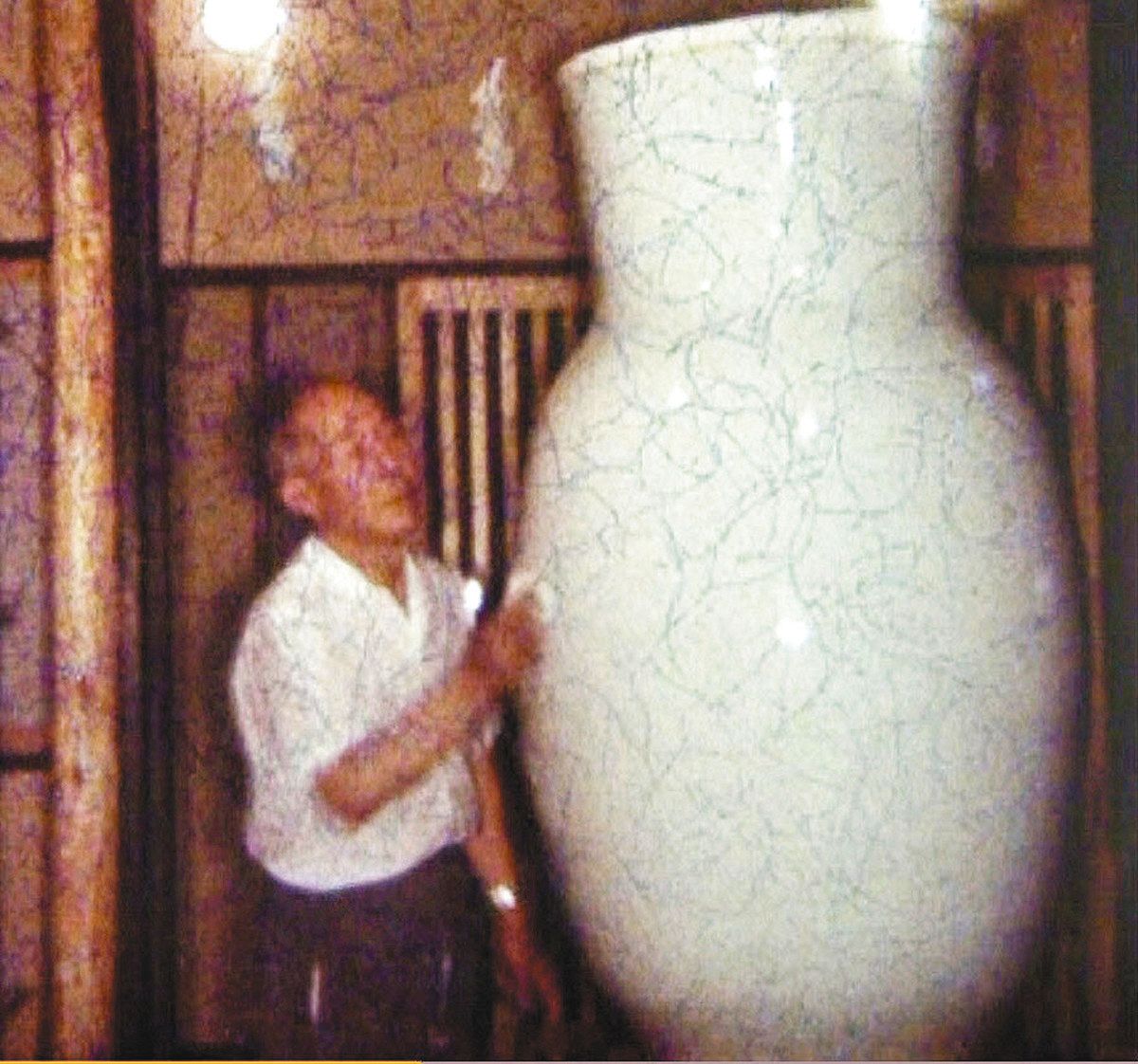 人間国宝・加藤土師萌、秘蔵の「つぼ」公開 美濃焼、皇居上納品の色