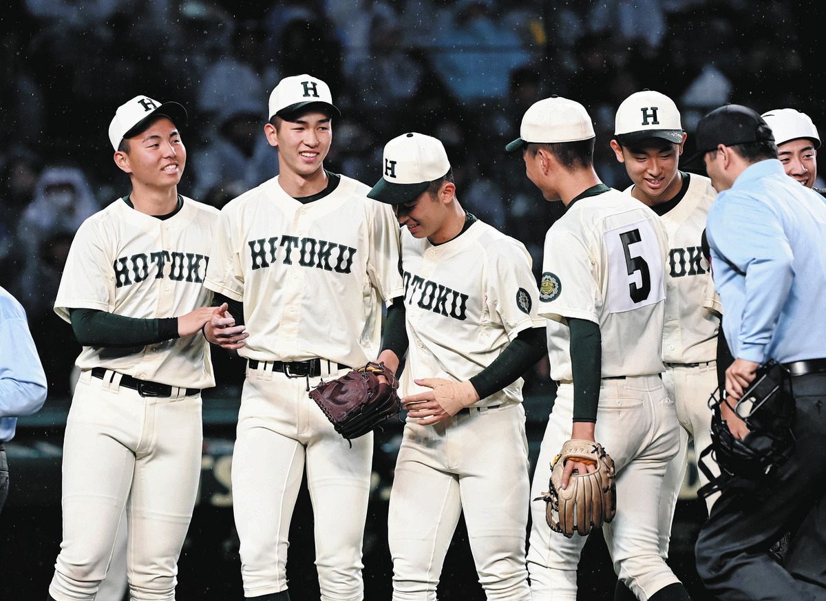 昨年準優勝・報徳学園が4強入り センバツで前年準優勝校の4強入りは13