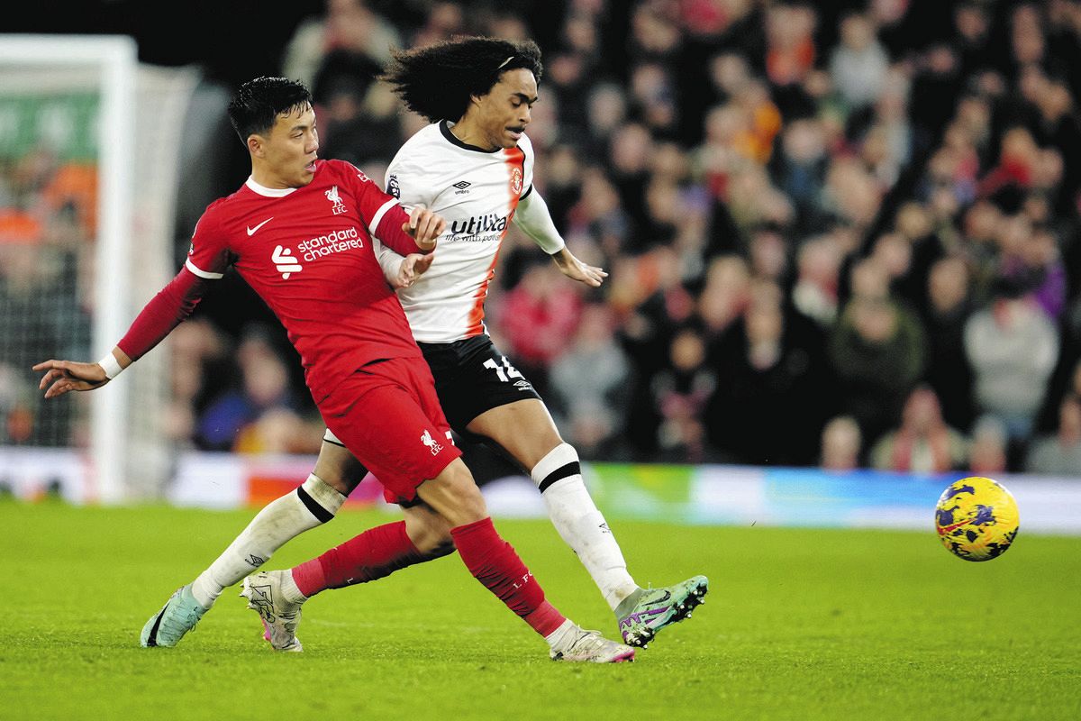 リバプール10度目優勝！遠藤航はフル出場で大活躍も左足首負傷か、保護