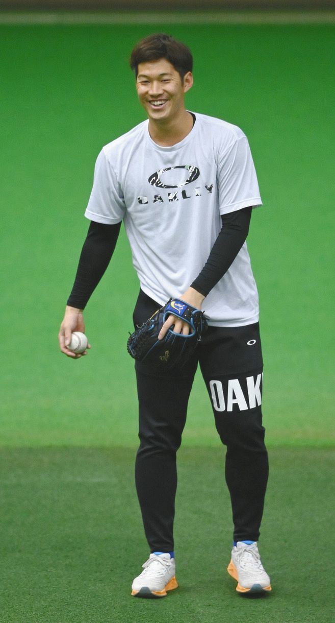 中日】京田、新相棒との相性ピッタリ！太めグリップで「すごい良い感覚