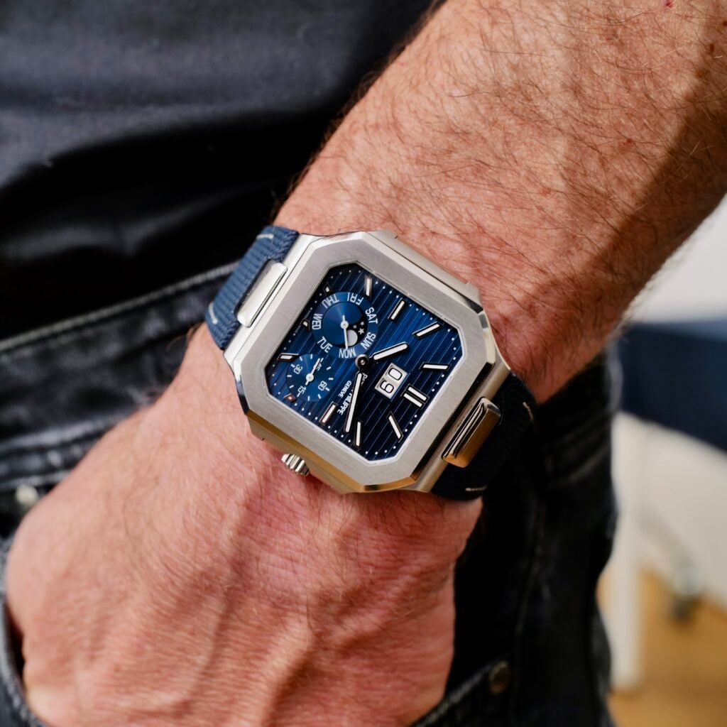 パテック フィリップがスクエアデザインの新作、キュビタスを発表