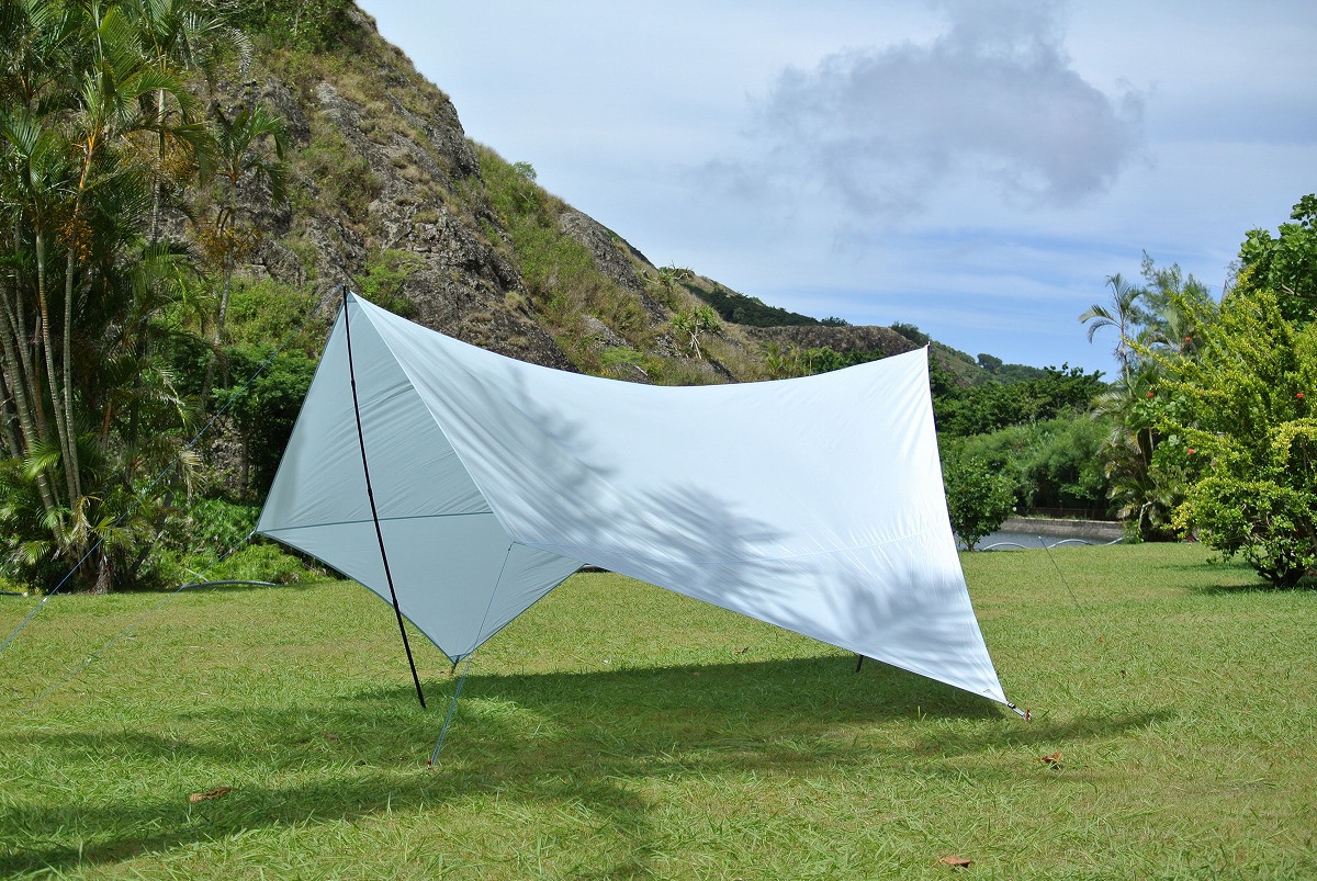 日差しは避けても明るくね！空色タープで気持ちいいキャンプをしよう