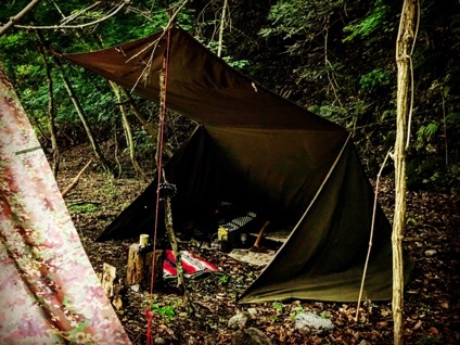 張り方いろいろ！アレンジ次第で自分だけのサイトを構築できる「軍幕