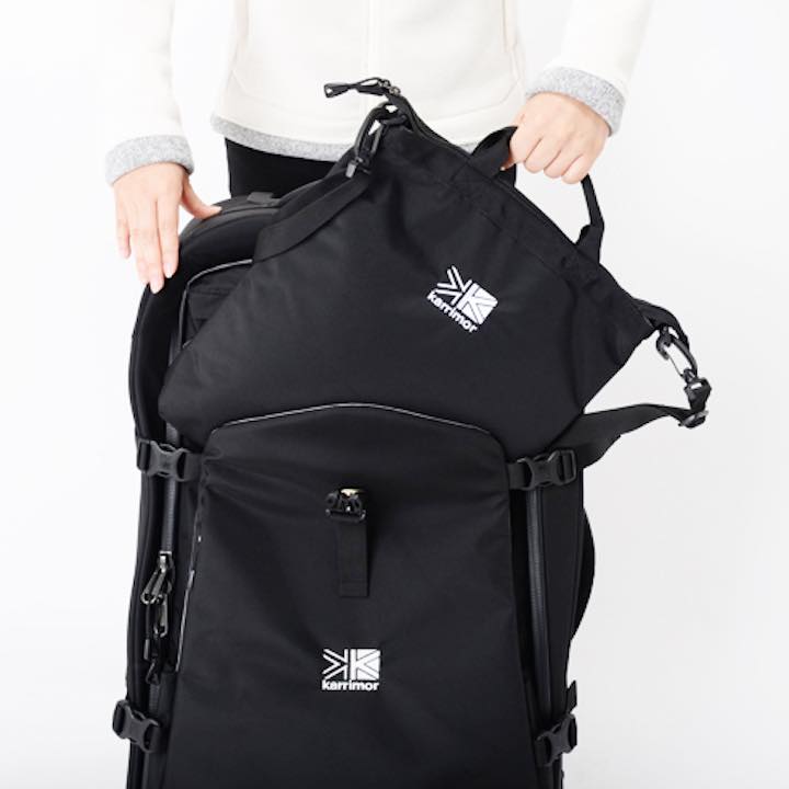 カリマーの背負えるソフトキャリーは旅先で便利なトート付き