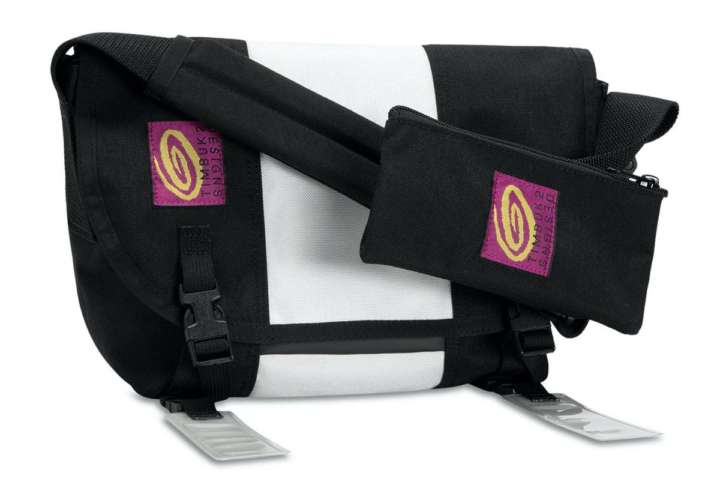 今でも使えるアイコニックな90年代のメッセンジャーバッグを復刻