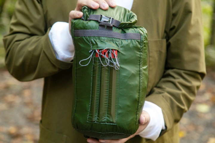 朝まで熟睡できるカモックの軽量「タープ付きハンモック」は設営も超