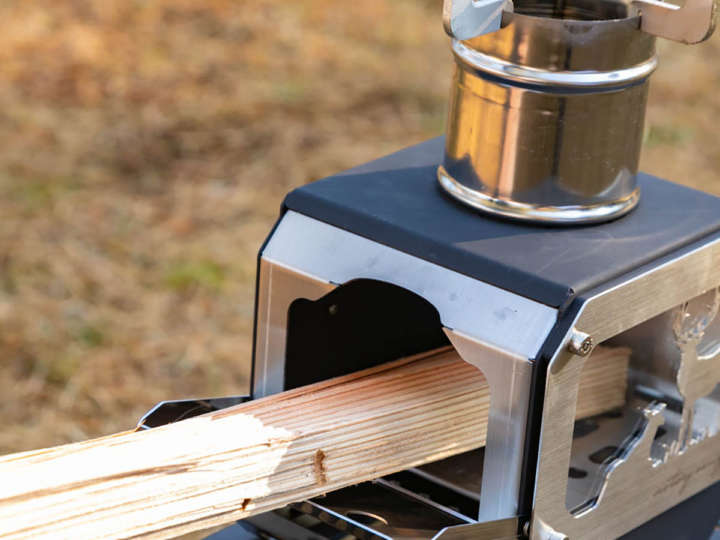 調理もできるVictory Campのロケットストーブは小さくて愛おしさ満点