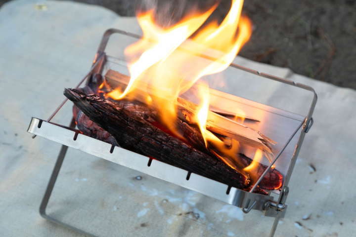 軽い！小さい！でも長い薪だってOK！三拍子そろった「男前ファイア