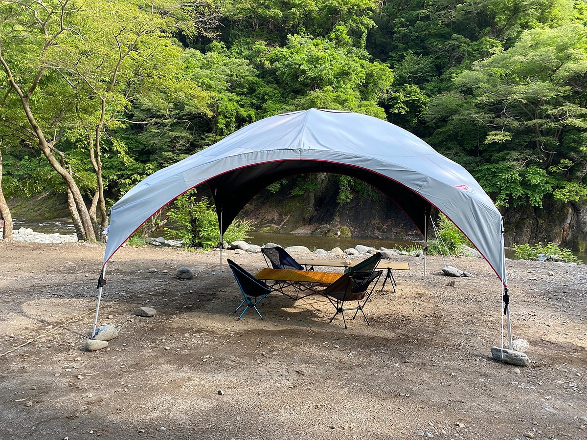日光90％ブロックするコールマンのシェードで真夏のキャンプを快適に