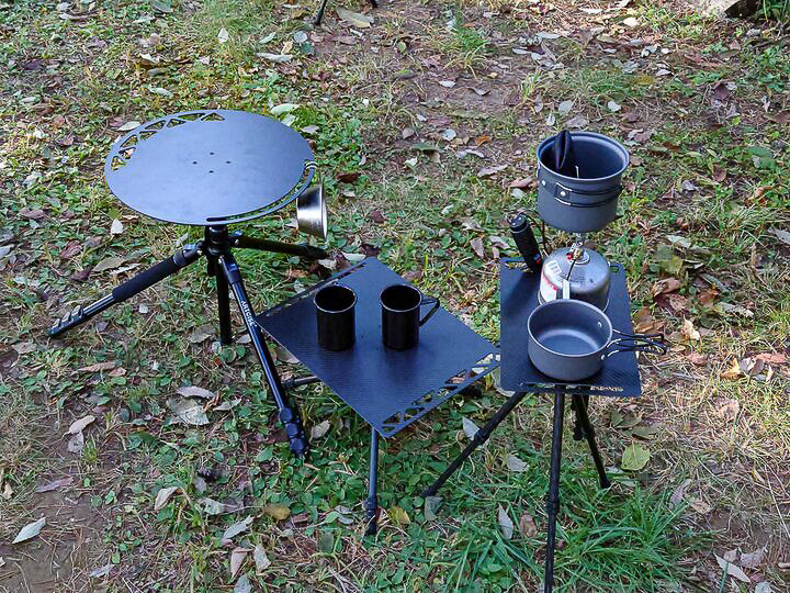 軽い＆頑丈なカーボン製のキャンプテーブルと三脚用テーブルトップ