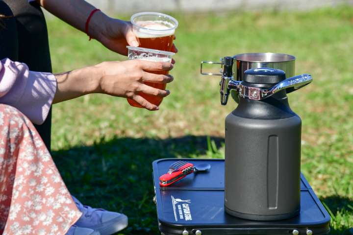 持ち運べるビールサーバー登場！夏のBBQはキンキン＆泡泡なビールで
